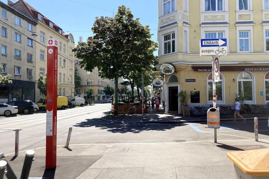 Vienna: Cozy 2-Room Apt. Экстерьер фото