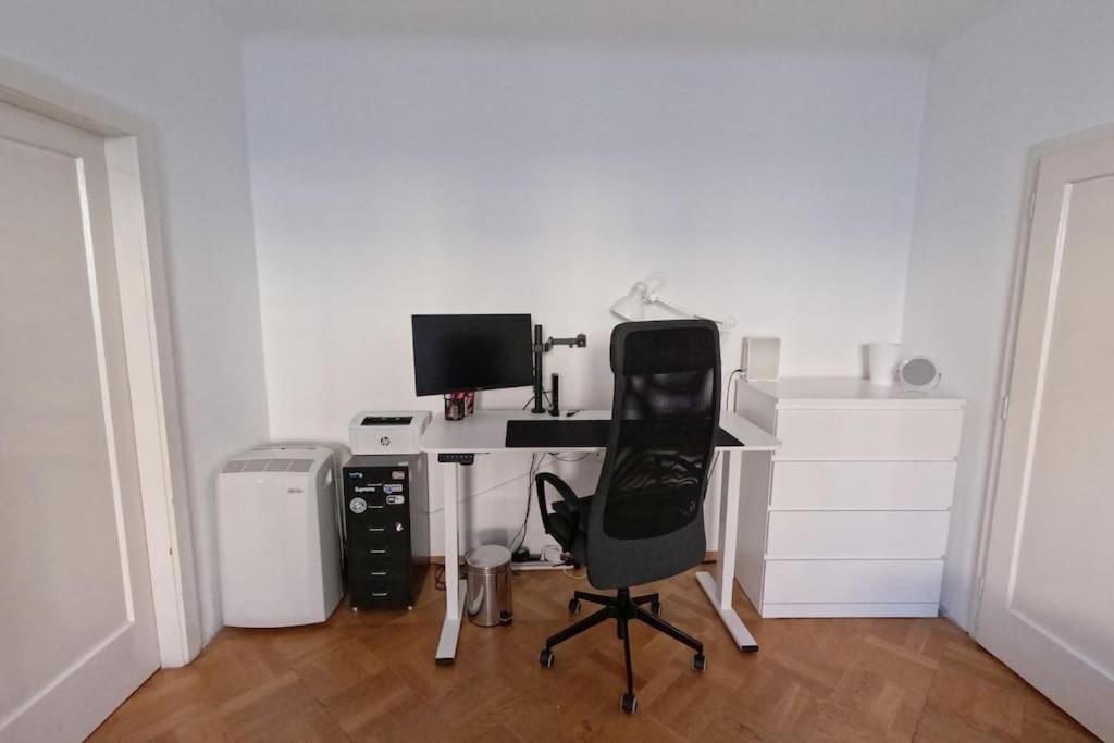 Vienna: Cozy 2-Room Apt. Экстерьер фото