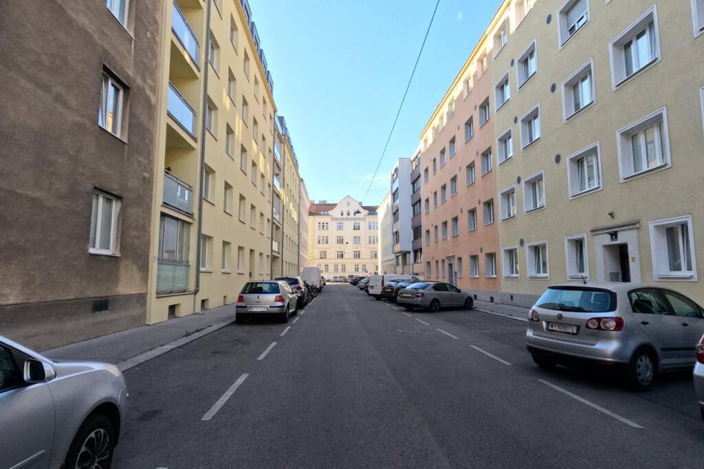 Vienna: Cozy 2-Room Apt. Экстерьер фото